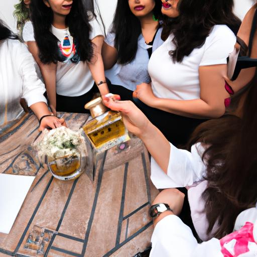Một nhóm phụ nữ đang thảo luận về những trải nghiệm với tinh dầu nước hoa Dubai Good Girl